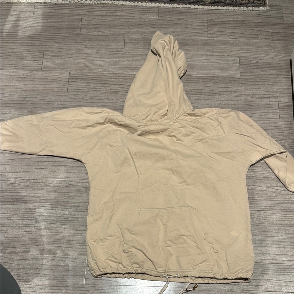 sweat shirt